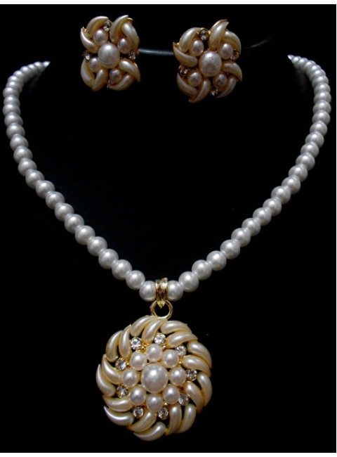 Pearl Necklace